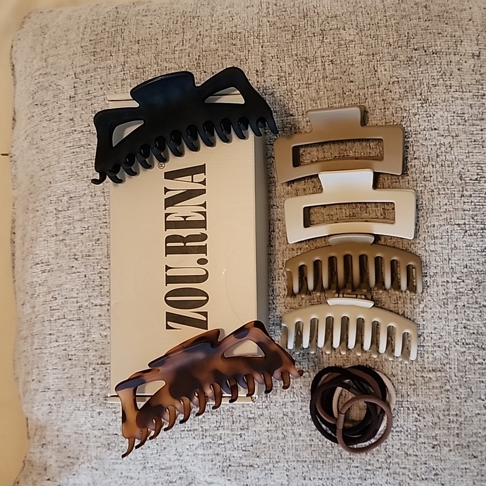Large and Extra Large Claw Hair Clips